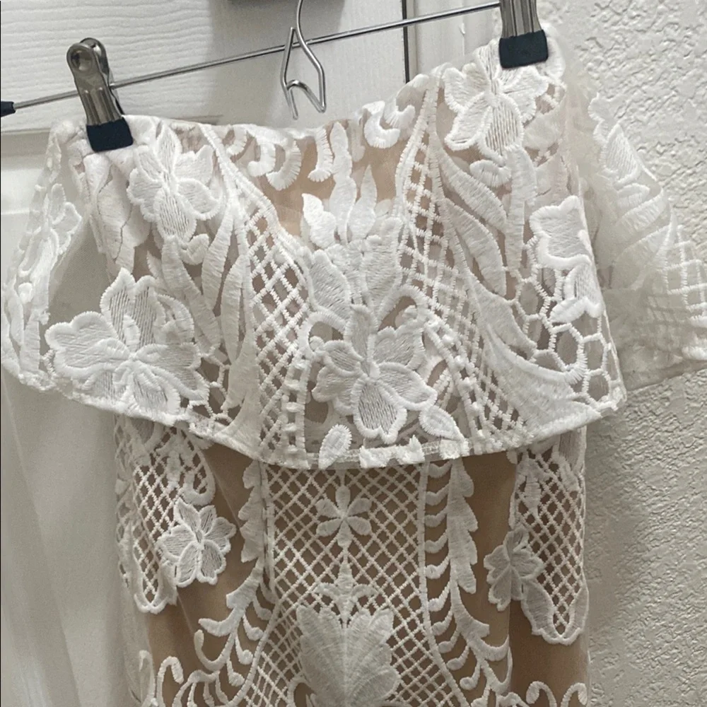 Vici White Lace strapless Dress - Picture 3 of 5